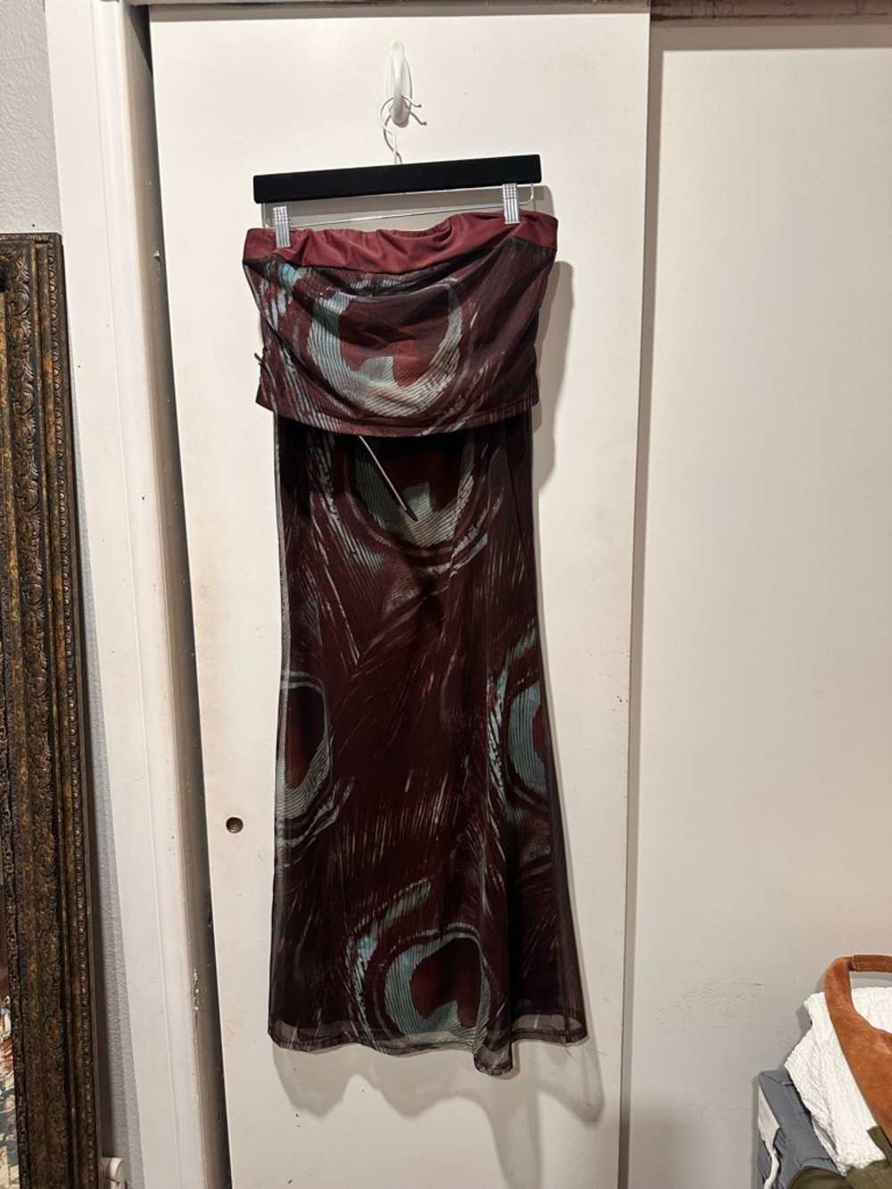 Women’s feather print skirt set